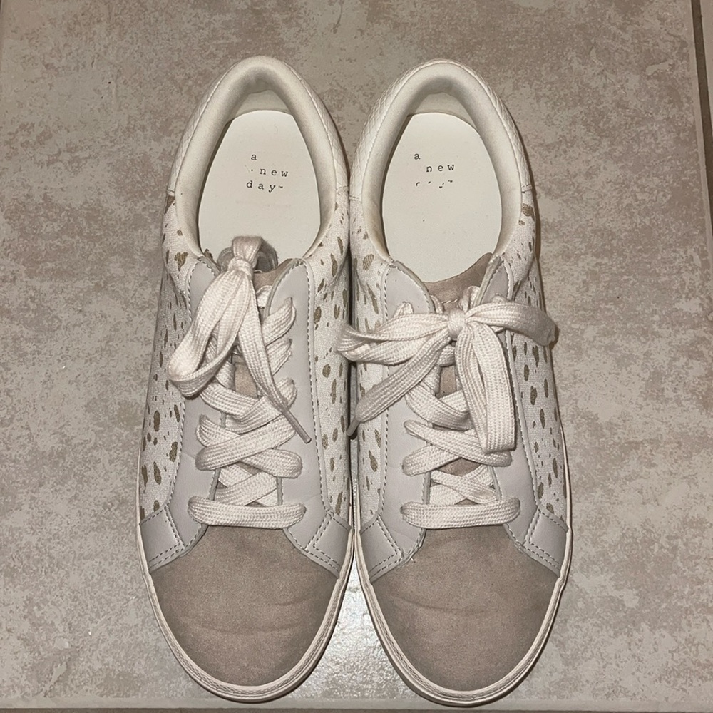 Target brand, a• new day, white and gold patterned sneakers, size 11